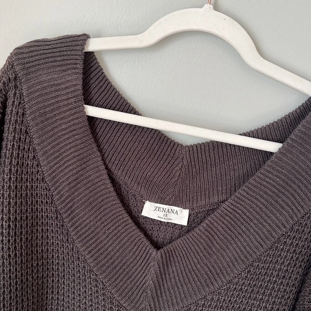 Zenana V-Neck Oversized Sweater / Size 1X - Picture 2 of 5